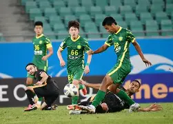 贝尔纳尔对巴萨的支持很高兴