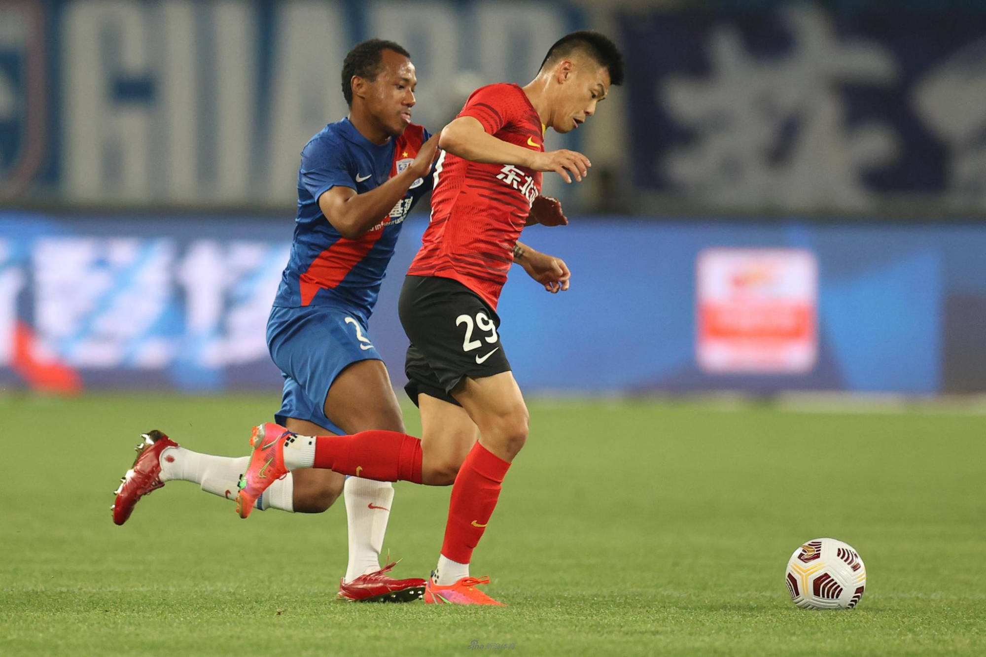 广厦男篮官宣续约胡金秋大秋